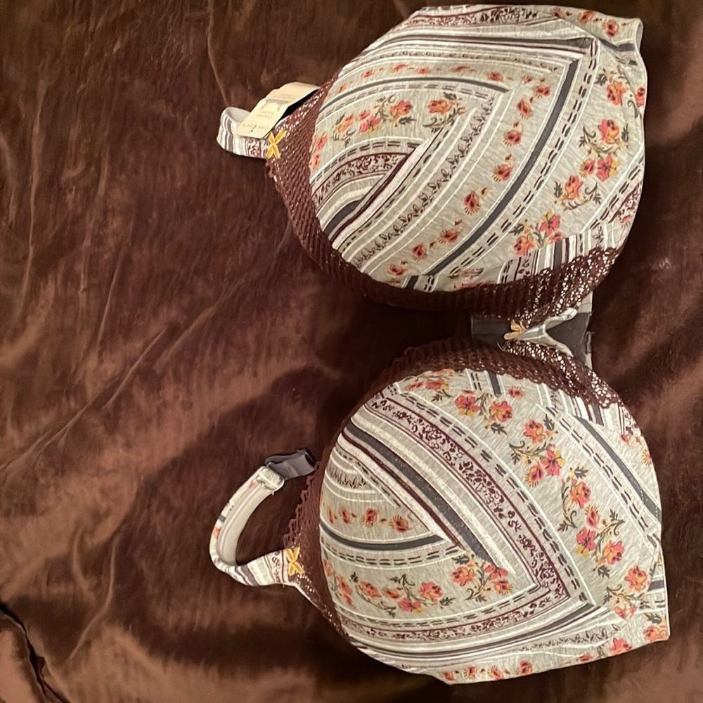 Cacique bra Sz. 44H, cotton boost plunge. NWT, never worn.